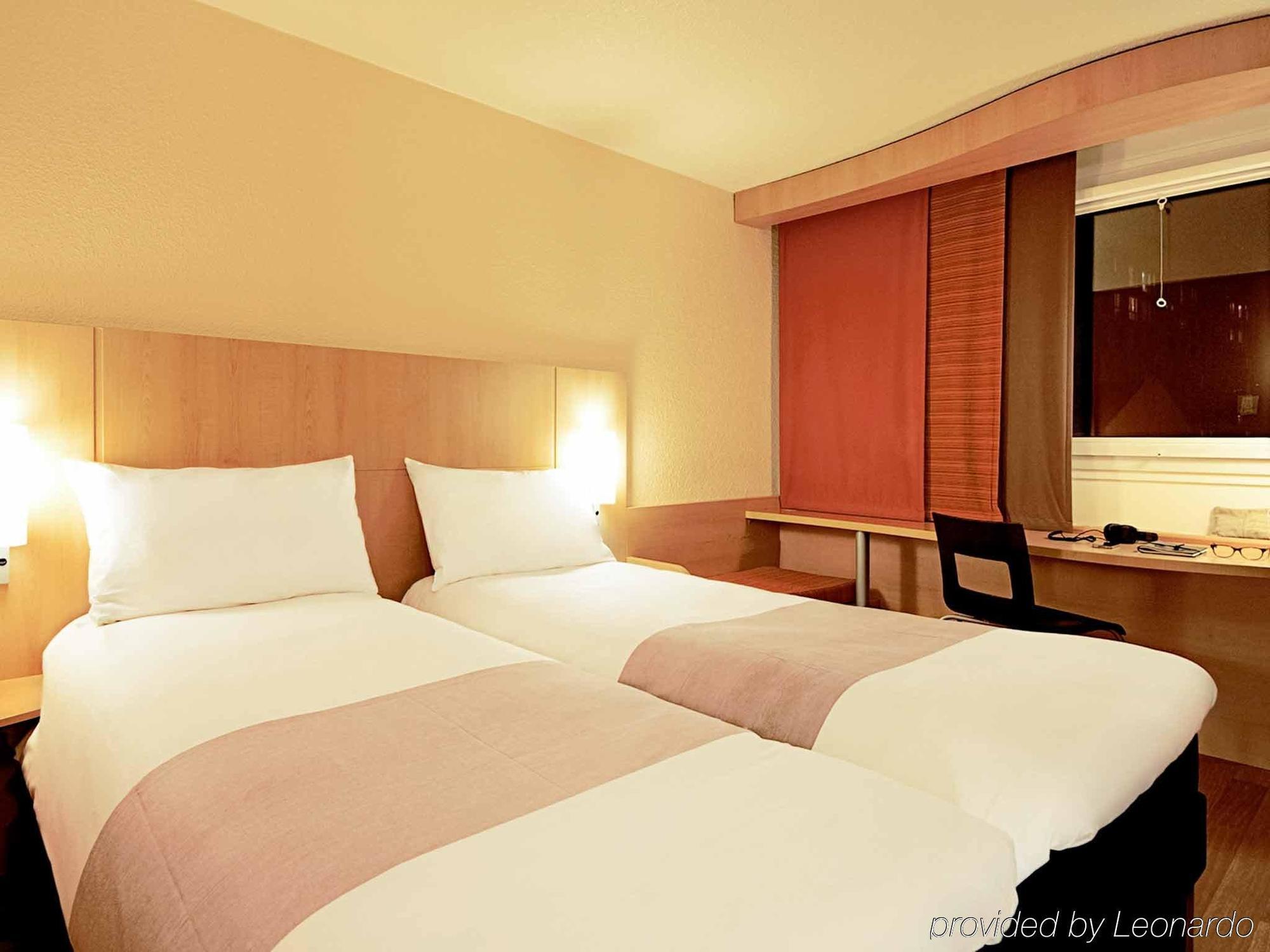 Ibis Dijon Sud Hotel Perrigny-les-Dijon Exterior photo