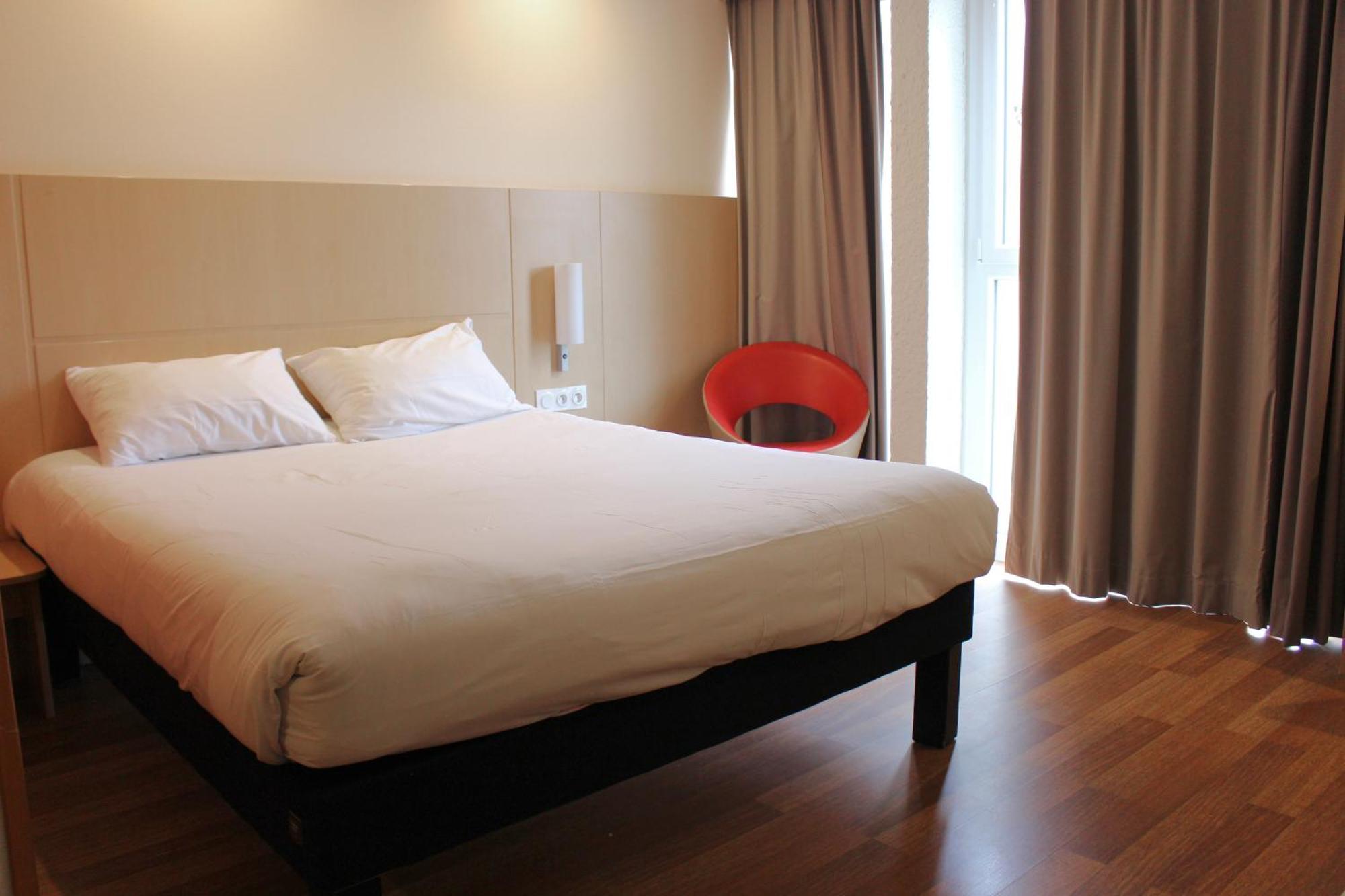 Ibis Dijon Sud Hotel Perrigny-les-Dijon Exterior photo
