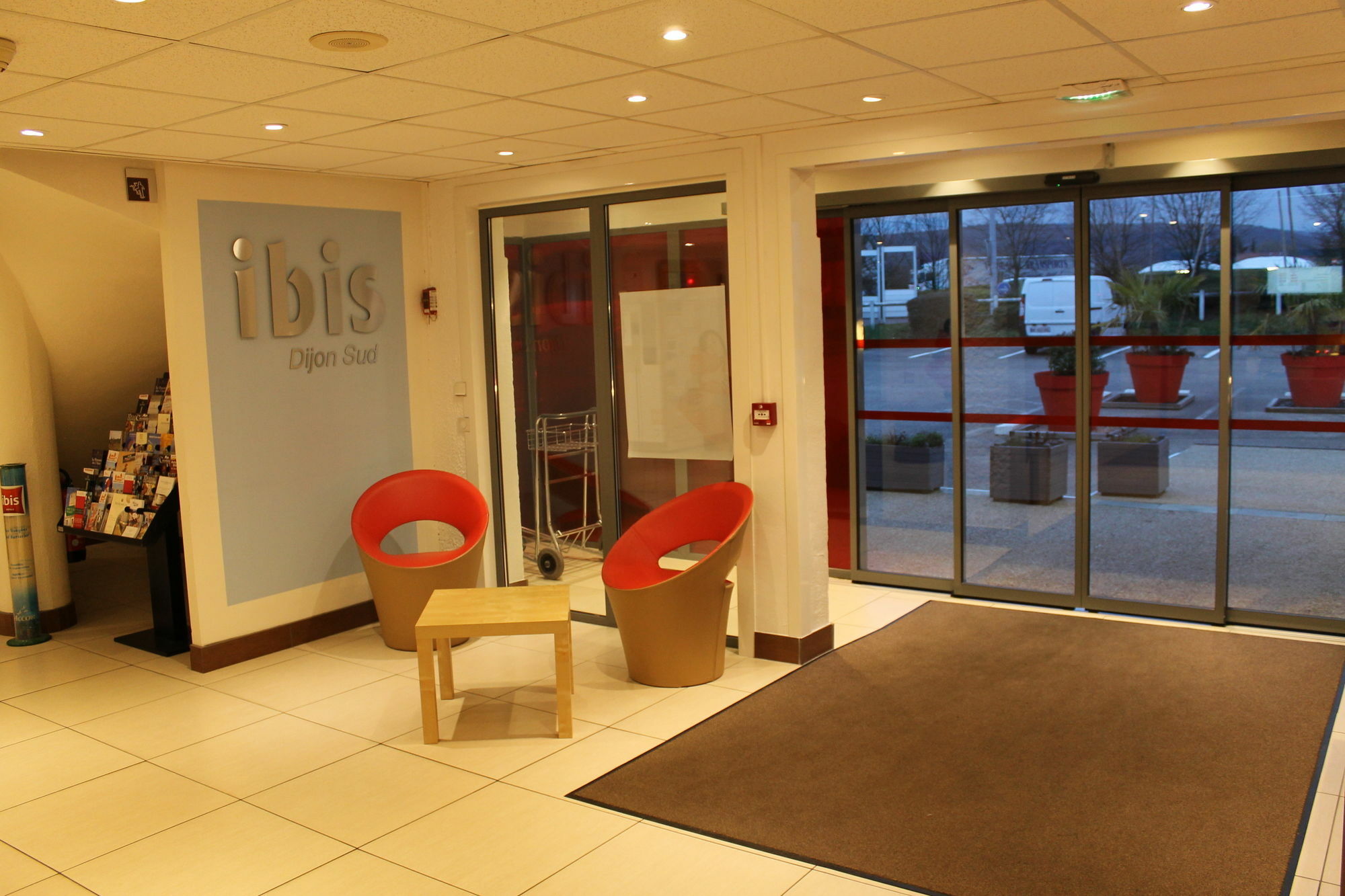 Ibis Dijon Sud Hotel Perrigny-les-Dijon Exterior photo